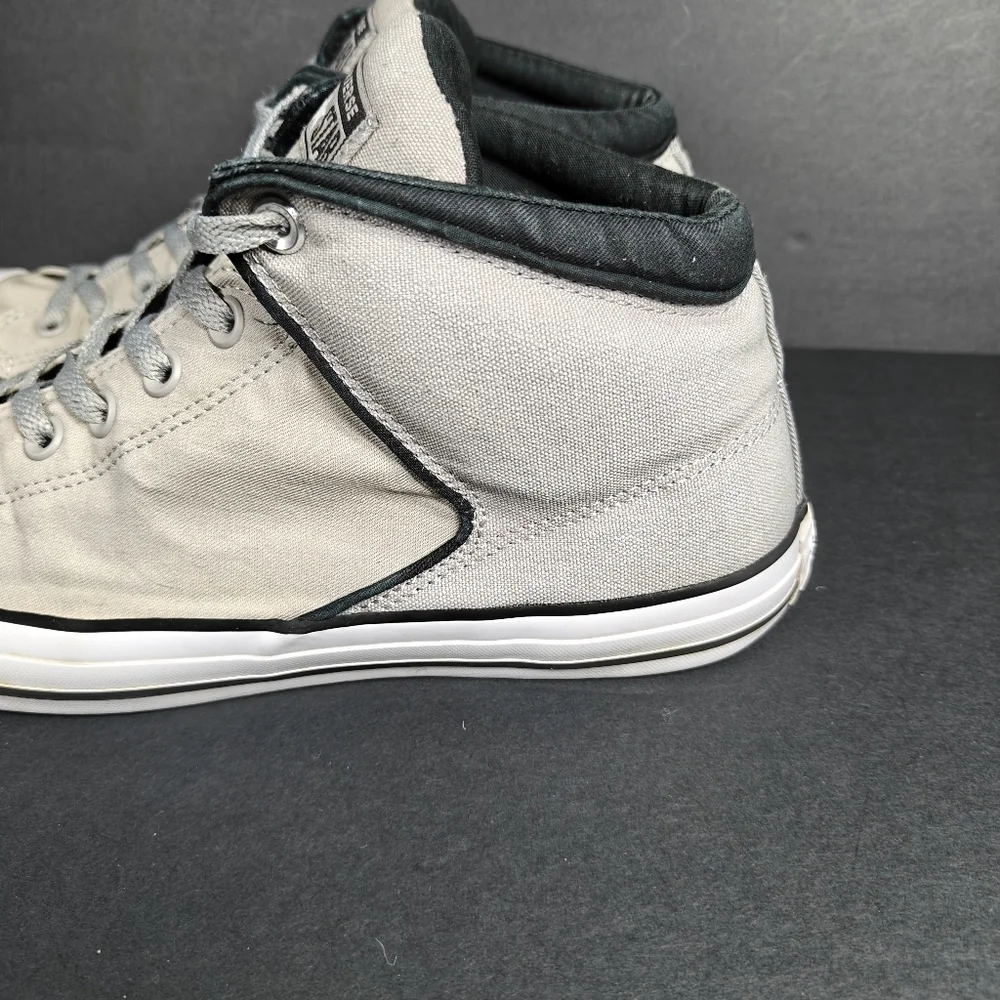 Converse Chuck Taylor All Star Mid Padded Unisex Sneaker Men's 11, Women's 13
